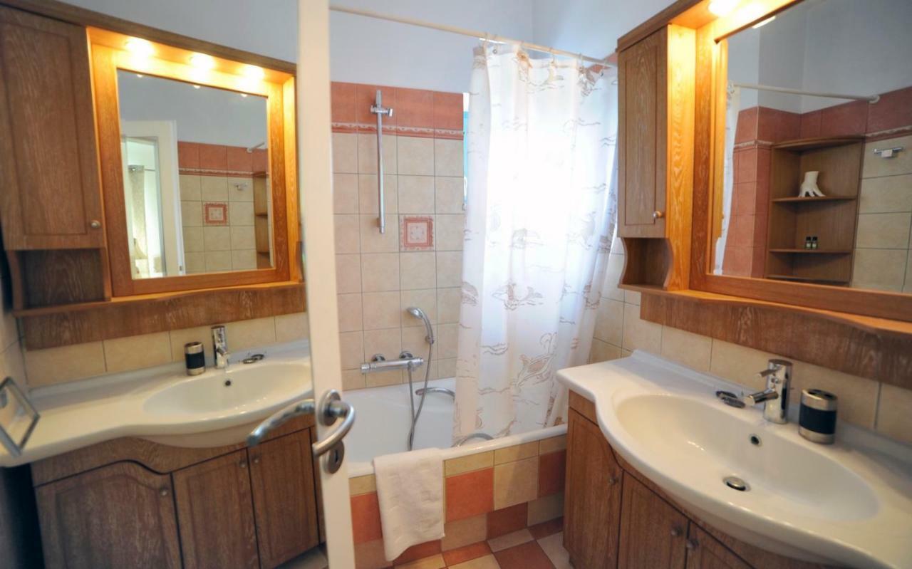 נאוסה Villa Busho מראה חיצוני תמונה